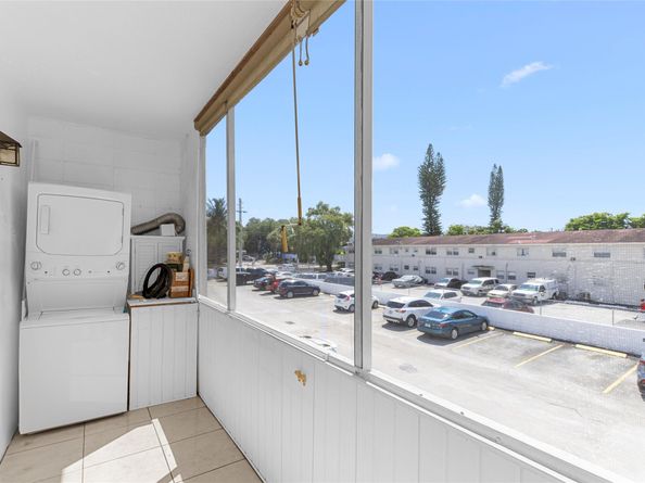 Undisclosed Address #FX-10523391, Miami FL 33162