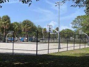 2020 Lake Osborne Drive 10, Lake Worth Beach FL 33461