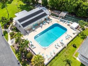 2020 Lake Osborne Drive 10, Lake Worth Beach FL 33461