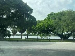 2020 Lake Osborne Drive 10, Lake Worth Beach FL 33461