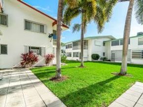 2020 Lake Osborne Drive 10, Lake Worth Beach FL 33461
