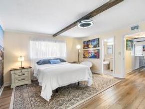 2020 Lake Osborne Drive 10, Lake Worth Beach FL 33461