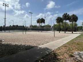 2020 Lake Osborne Drive 10, Lake Worth Beach FL 33461