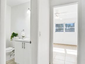 8211 NW 10th St, Pembroke Pines FL 33024