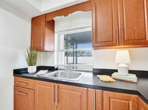 8211 NW 10th St, Pembroke Pines FL 33024