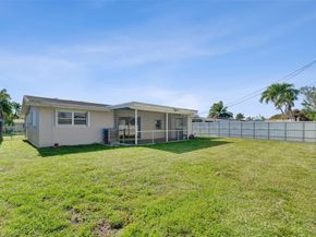 8211 NW 10th St, Pembroke Pines FL 33024