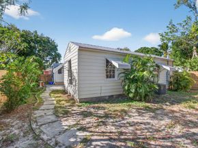 1122 N L Street, Lake Worth Beach FL 33460
