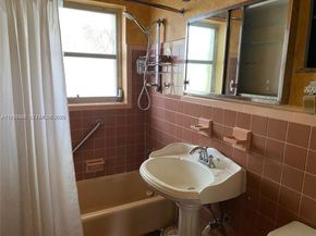516 NE 28th Drive, Wilton Manors FL 33334
