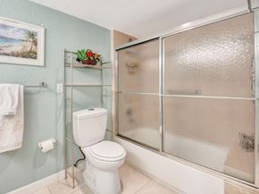 5715 Fairway Park Drive 201, Boynton Beach FL 33437