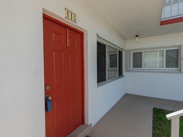 3120 Cynthia Lane 115, Lake Worth Beach FL 33461
