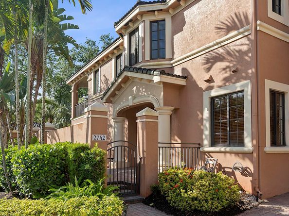 2742 Kinsington Circle, Weston FL 33332