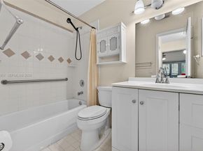 889 Hamilton Drive 889D, Homestead FL 33034