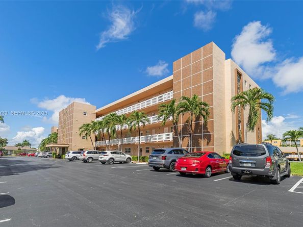 201 SE 11th Terrace 102, Dania Beach FL 33004