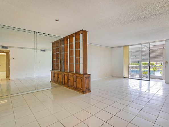 9201 Sunrise Lakes Boulevard 107, Sunrise FL 33322