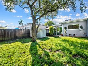 824 N Golf Drive, Hollywood FL 33021