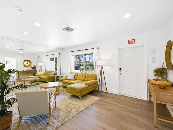 824 N Golf Drive, Hollywood FL 33021