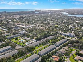 4 Garden Street 101, Tequesta FL 33469