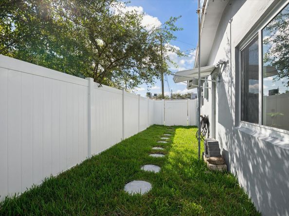 1921 NW 31st Ct, Fort Lauderdale FL 33309