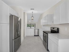 29 Fawlkland Circle, Boynton Beach FL 33426