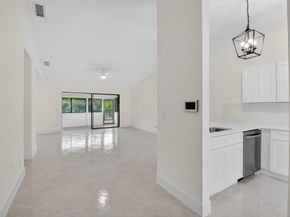 29 Fawlkland Circle, Boynton Beach FL 33426