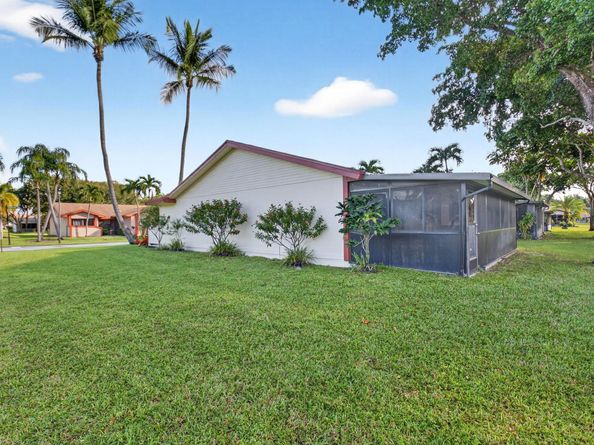 29 Fawlkland Circle, Boynton Beach FL 33426