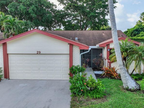 29 Fawlkland Circle, Boynton Beach FL 33426
