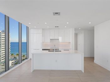 151 N Seabreeze Blvd