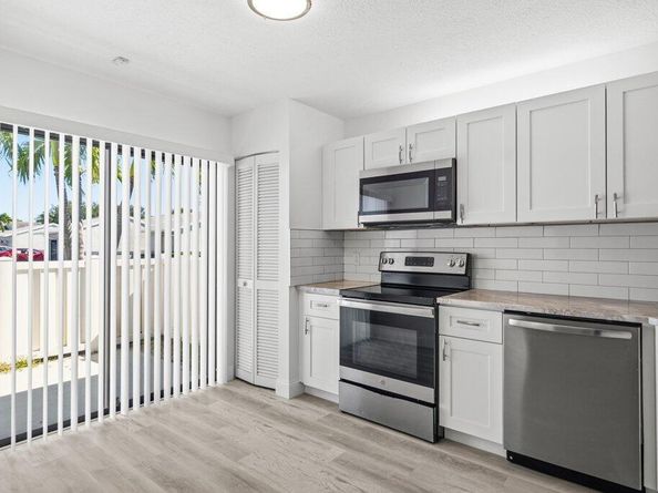 2640 Gately Drive W 203, West Palm Beach FL 33415