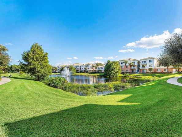 8211 Myrtlewood Circle W, Palm Beach Gardens FL 33418