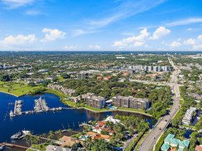 11373 Twelve Oaks Way E, North Palm Beach FL 33408