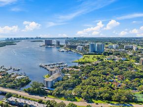 11373 Twelve Oaks Way E, North Palm Beach FL 33408