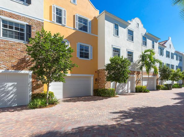 389 E Cannery Row Circle, Delray Beach FL 33444