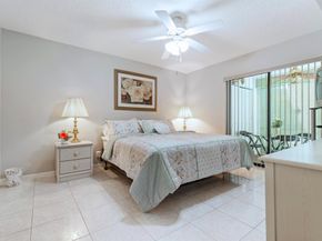 7698 Tahiti Lane 105, Lake Worth FL 33467