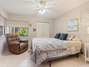 7698 Tahiti Lane 105, Lake Worth FL 33467