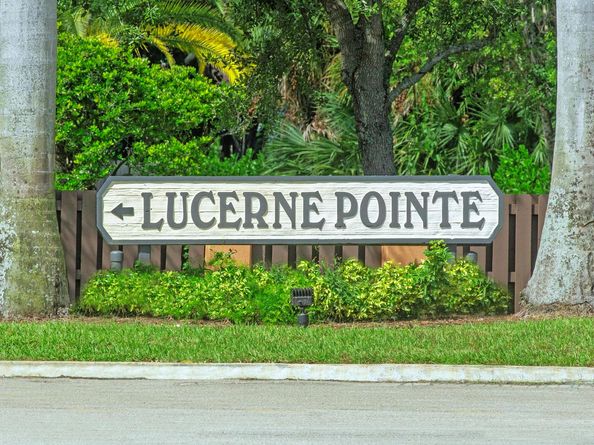 7698 Tahiti Lane 105, Lake Worth FL 33467