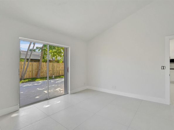 340 Oregon Ln, Boca Raton FL 33487