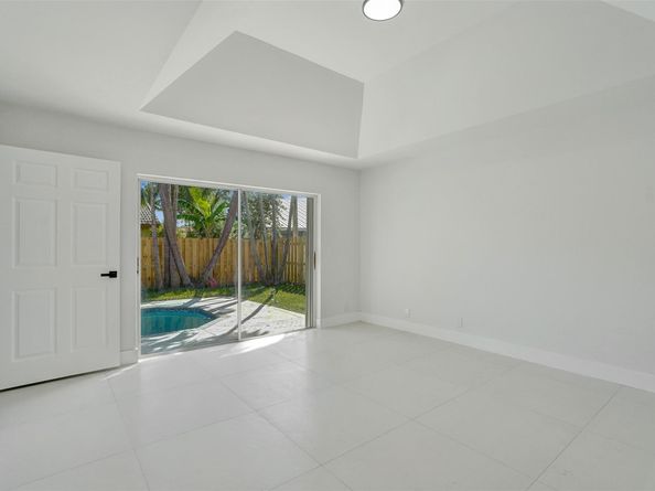 340 Oregon Ln, Boca Raton FL 33487