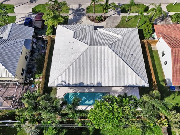340 Oregon Ln, Boca Raton FL 33487