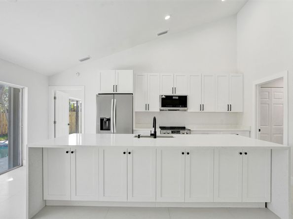 340 Oregon Ln, Boca Raton FL 33487