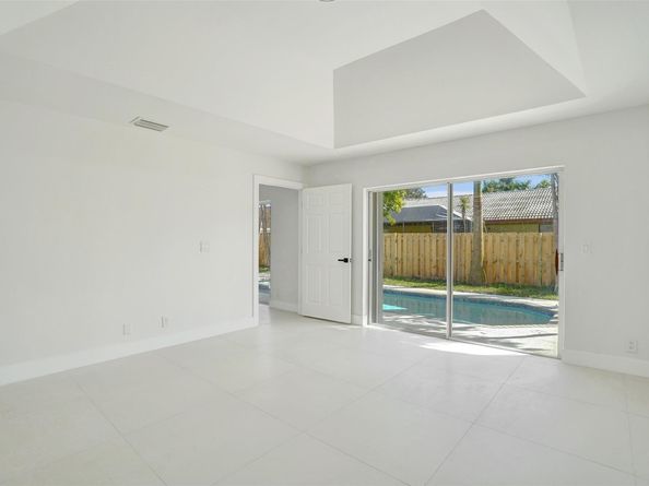 340 Oregon Ln, Boca Raton FL 33487