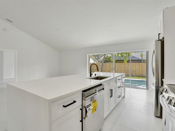 340 Oregon Ln, Boca Raton FL 33487
