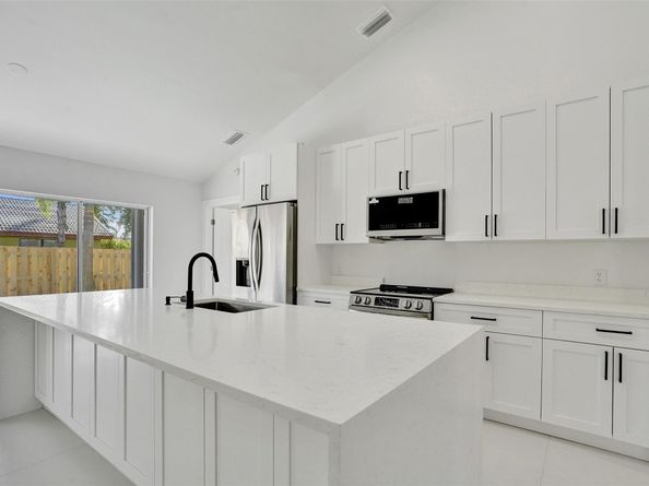 340 Oregon Ln, Boca Raton FL 33487