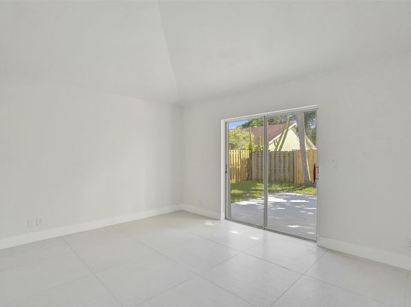 340 Oregon Ln, Boca Raton FL 33487