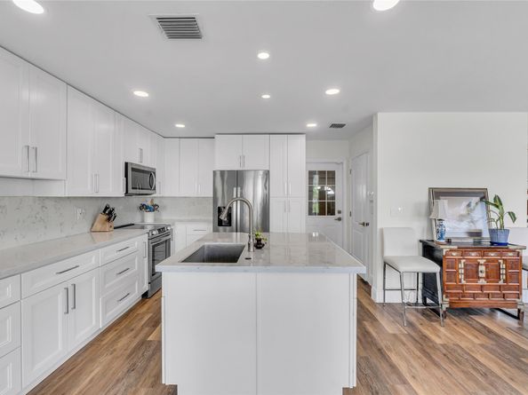 10843 NW 12th Ct, Plantation FL 33322