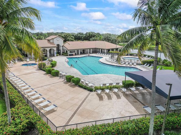 10843 NW 12th Ct, Plantation FL 33322