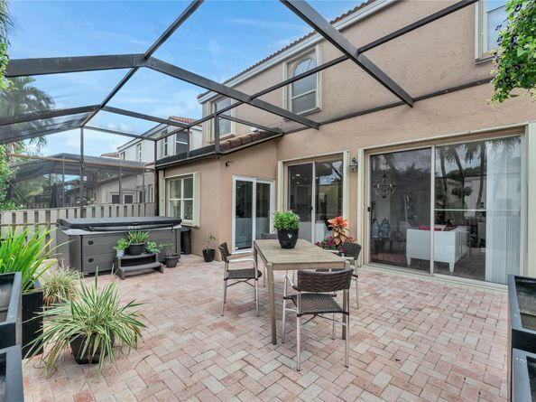 10843 NW 12th Ct, Plantation FL 33322