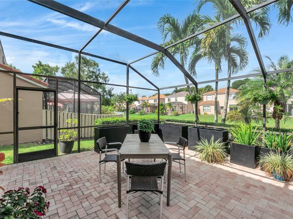 10843 NW 12th Ct, Plantation FL 33322
