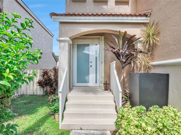 10843 NW 12th Ct, Plantation FL 33322