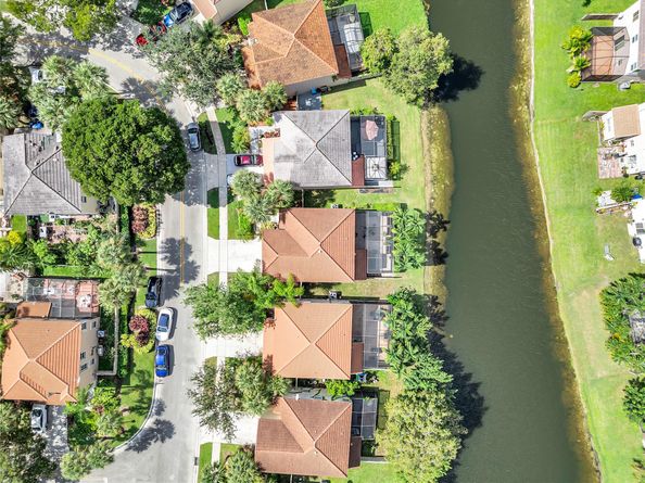 10843 NW 12th Ct, Plantation FL 33322