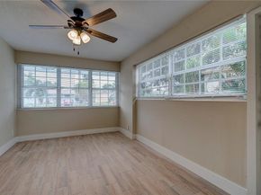 6711 NW 8th St, Margate FL 33063